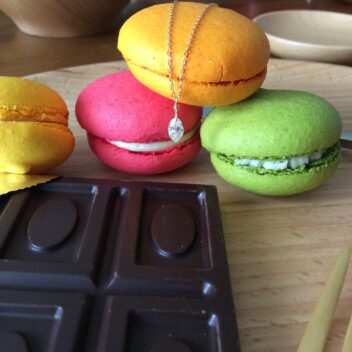 大人可愛い ちょっと大粒マーキスダイヤの一粒ネックレス 0.46ct K18 ネイキッドダイヤ レーザーホール  シンプル 大人可愛い