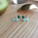 グリーンアゲードとクリソプレーズの緑の石を使った春の緑のつぶつぶピアス