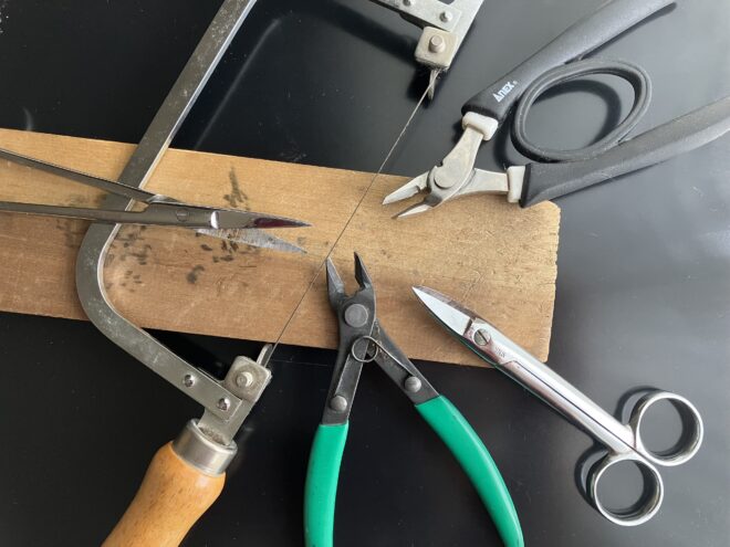 彫金用工具　ニッパー、金切バサミ、金属用糸鋸