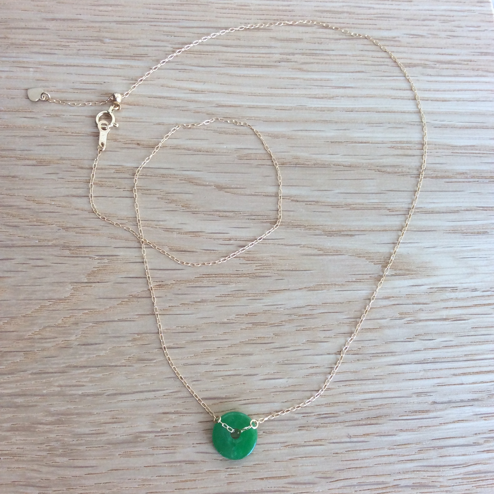 干青翡翠　腕輪　お守り 翡翠の色々と目にも鮮やかなグリーンの干青翡翠 | atelier akazou