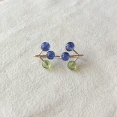 ブルーベリーなつぶつぶピアス K10