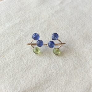 ブルーベリーなつぶつぶピアス K10