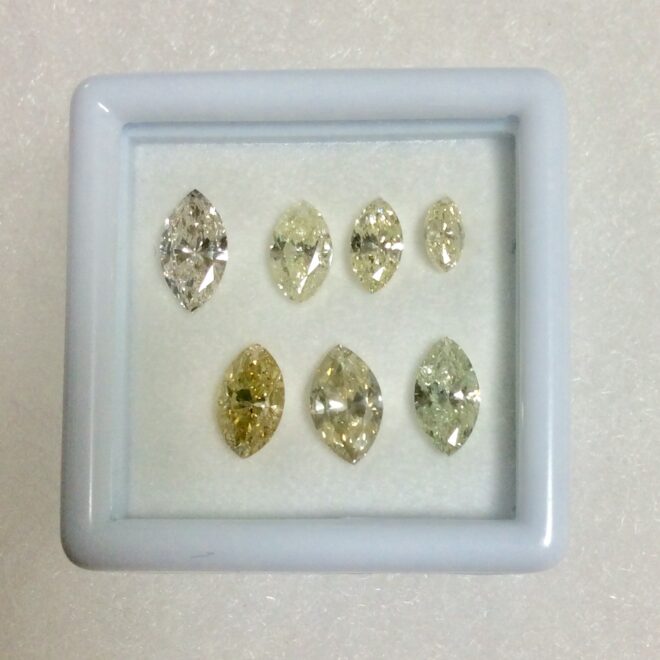 大きめの穴あきマーキースダイヤ群0.3ct~0.6ct