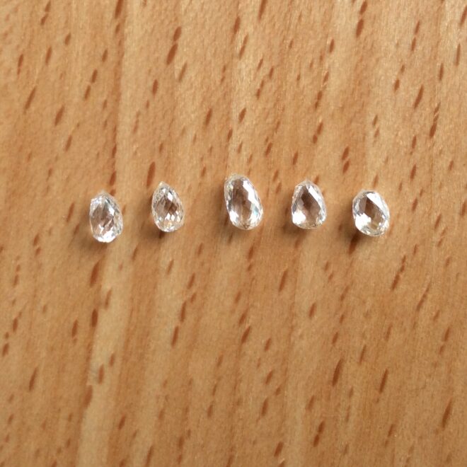 穴あきのブリオレットダイヤ5兄弟