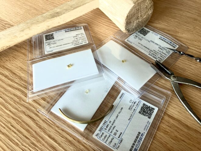 オーバルカットダイヤとK18の地金棒