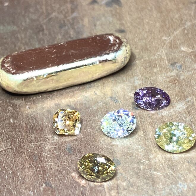 カラーダイヤとK18の角棒