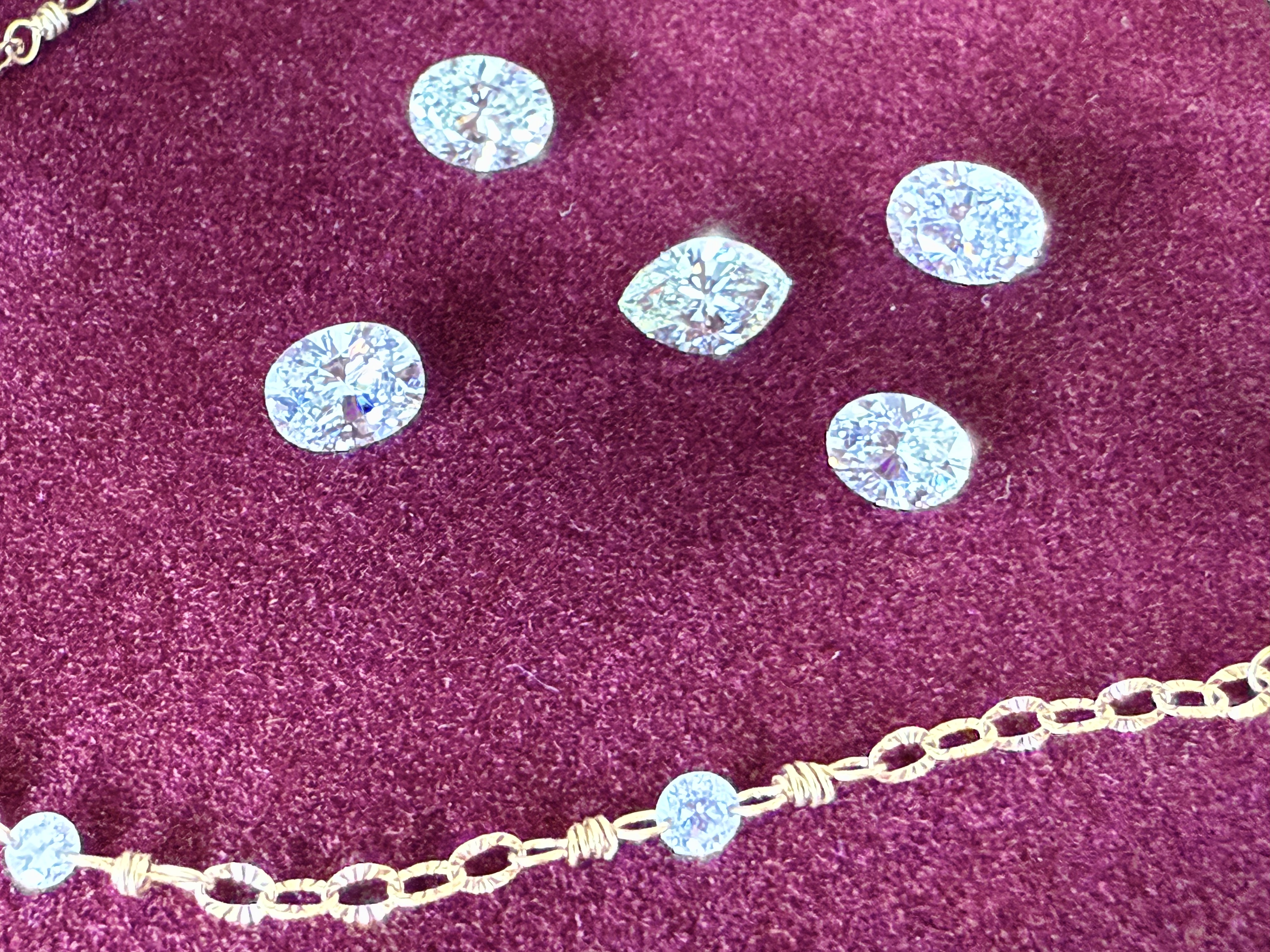 オーバル型のダイヤ3/10仕入れ分