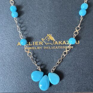 秋も深まる時期のお宝探しとスッキリブルーのスリーピングビューティーのネックレス